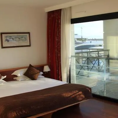 Le Quai Des Princes Cap-d'Ail France