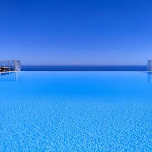 Apartment Le Coq -splendide Vue -magnifique Piscine -parking, Cap-d’Ail